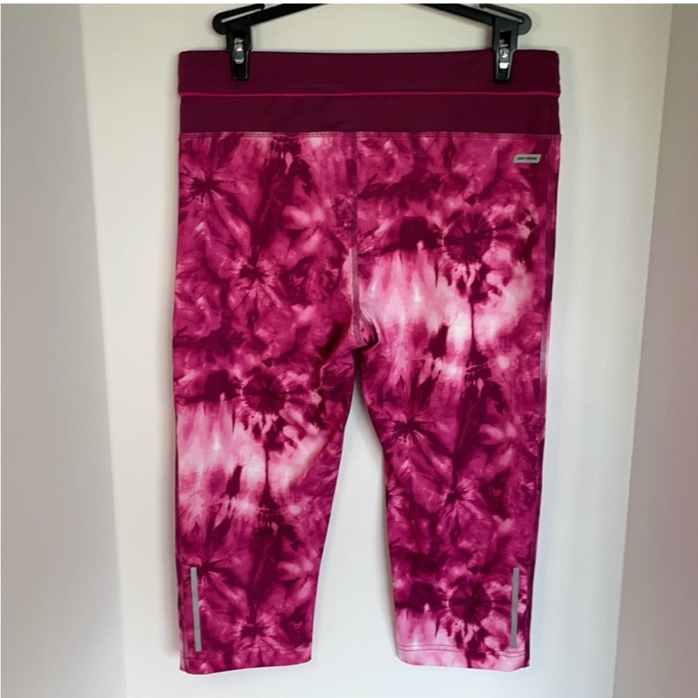 Danskin Now cropped fitted tie dye workout leggings  Women’s size 8-10